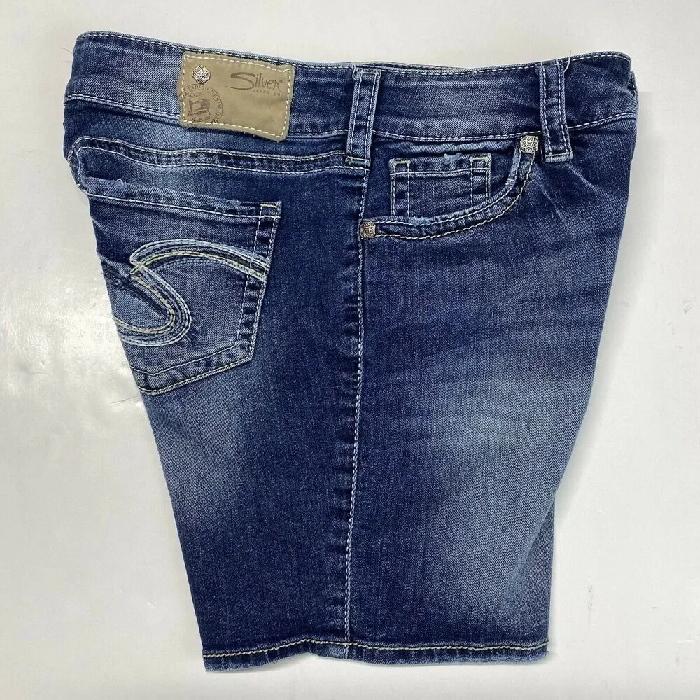 Silver Suki Mid Shorts 27 Blue Stretch Denim Jean Dark Wash Distressed